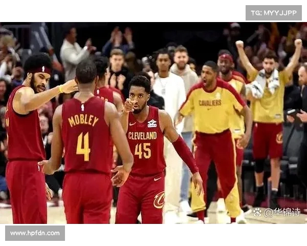 激烈对决再现精彩瞬间 NBA赛场最精彩的高光时刻合集