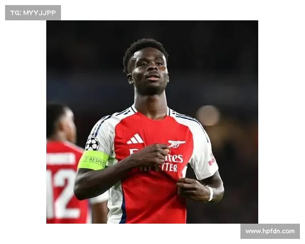 英超队长风采展现 足球场上的领袖人物与领导力解析 英超队长风采展现 足球场上的领袖人物与领导力解析